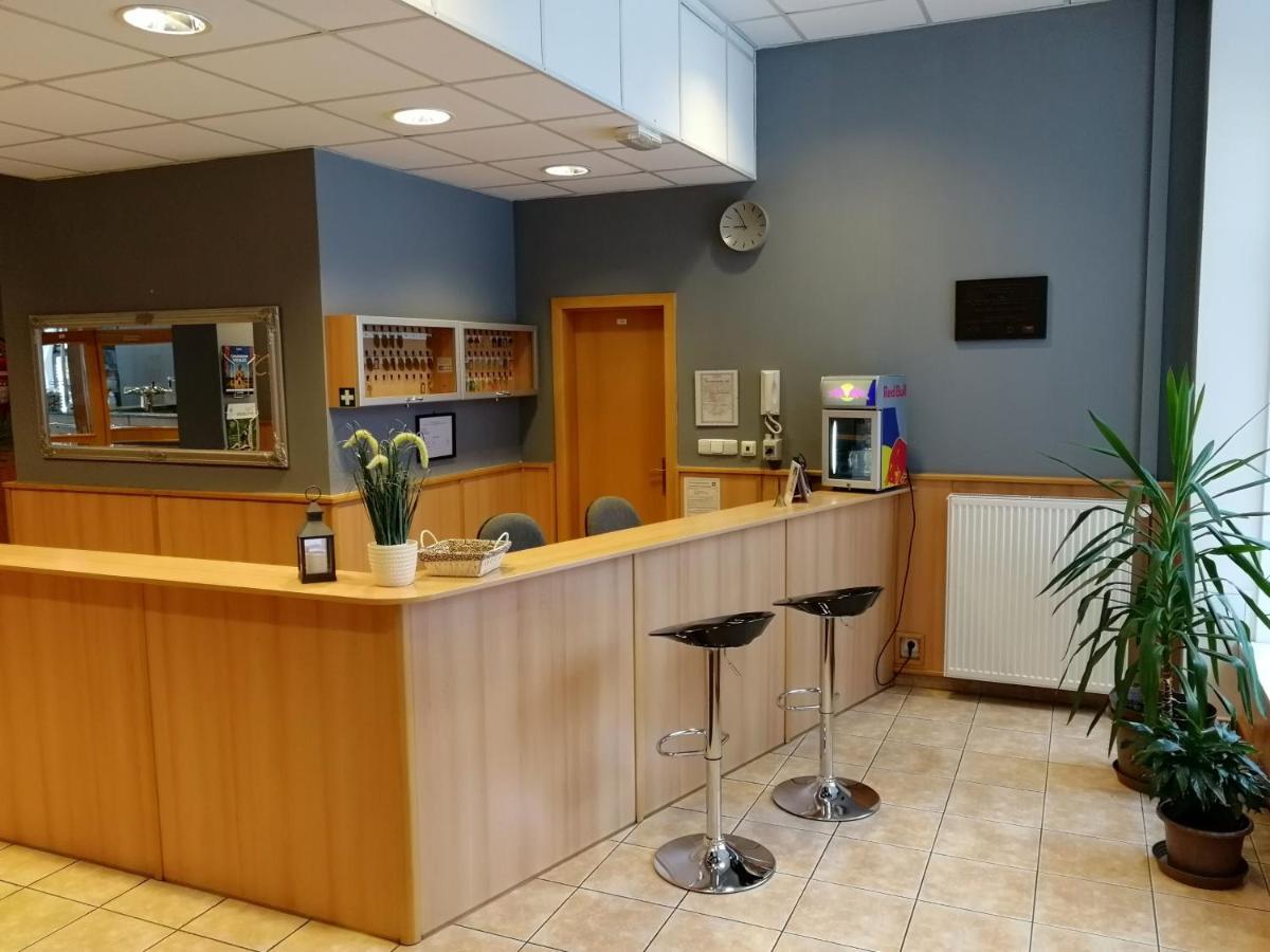 Vzdelavaci Stredisko A Hotel Варнсдорф Екстер'єр фото
