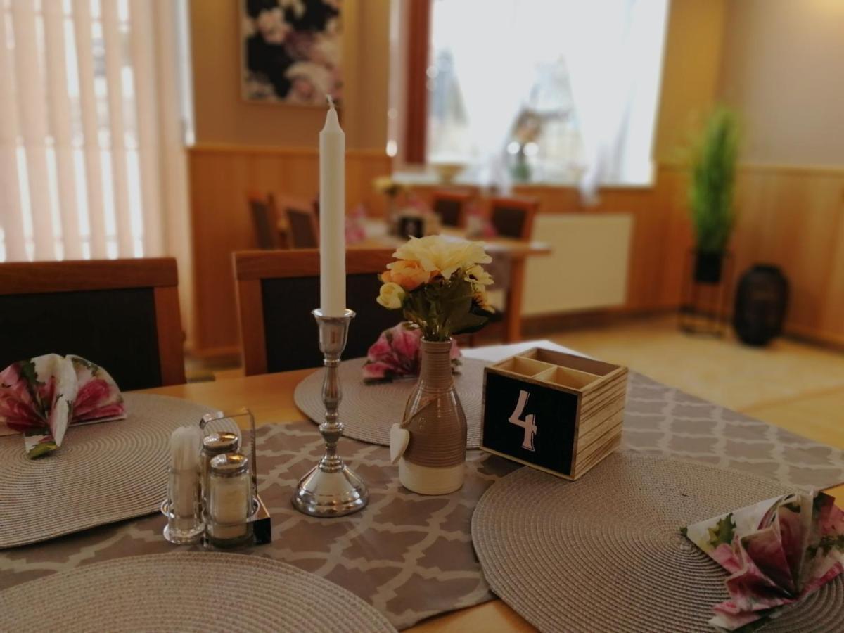 Vzdelavaci Stredisko A Hotel Варнсдорф Екстер'єр фото