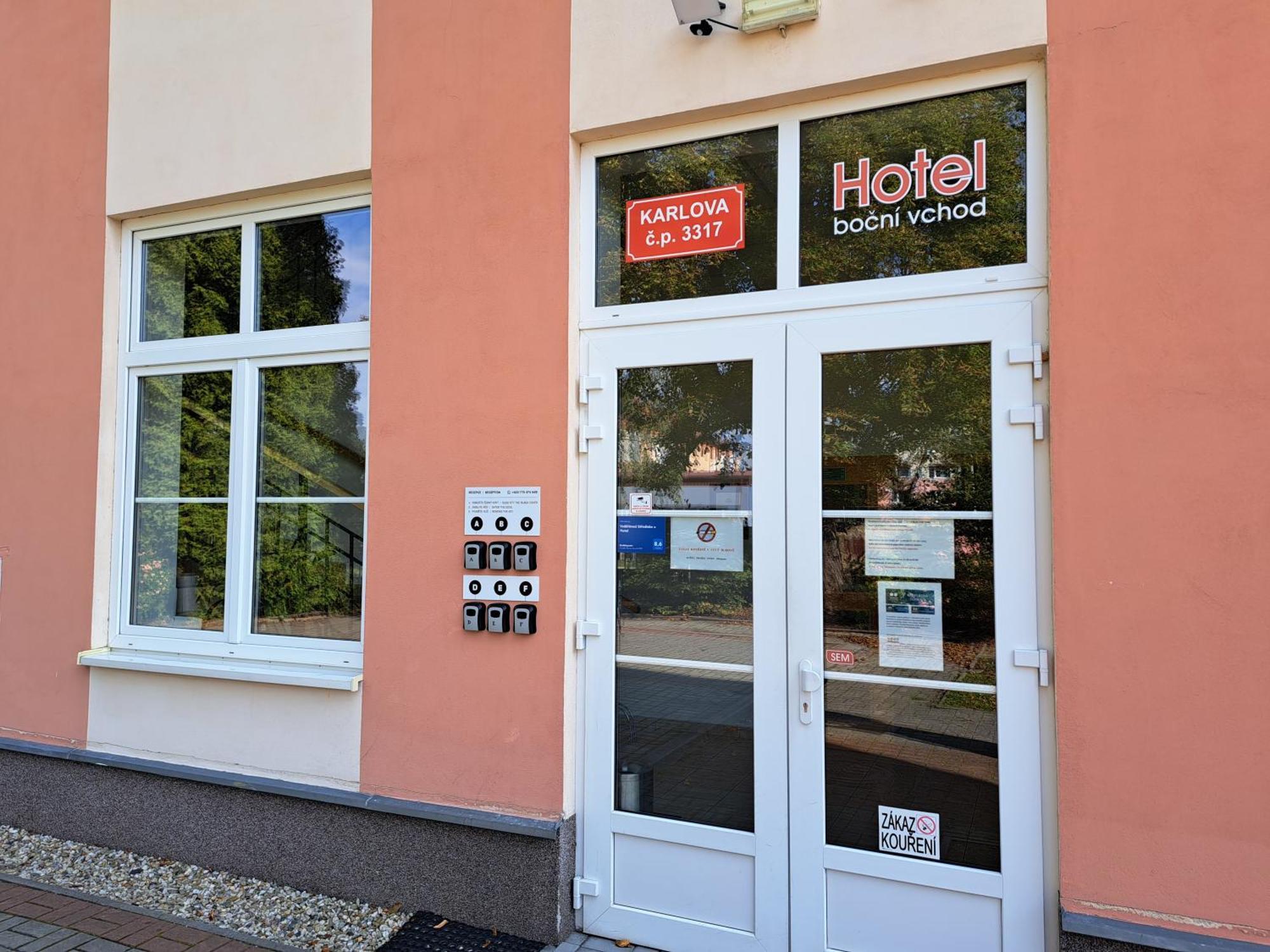 Vzdelavaci Stredisko A Hotel Варнсдорф Екстер'єр фото